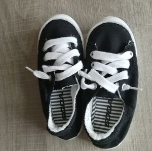 Silver icing kids kick it shows size 10 (toddler)
